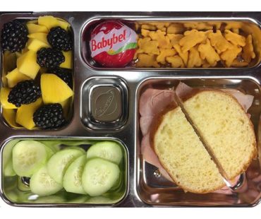 4/5/16 Lunch
#boxlunchclub #planetbox #bento #food #kids #lunch #instafood #bearnoms