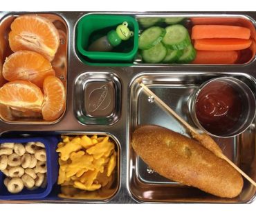 4/19/16 Lunch
#boxlunchclub #planetbox #bento #food #kids #lunch #instafood #wolfnoms