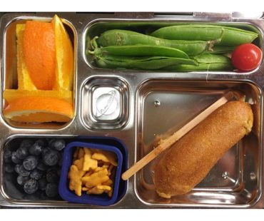 5/3/16 Lunch
#boxlunchclub #planetbox #bento #food #kids #lunch #instafood #bearnoms